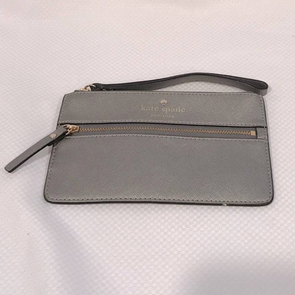 Kate Spade New York Mika’s Pond Bee Wristlet Color Silver